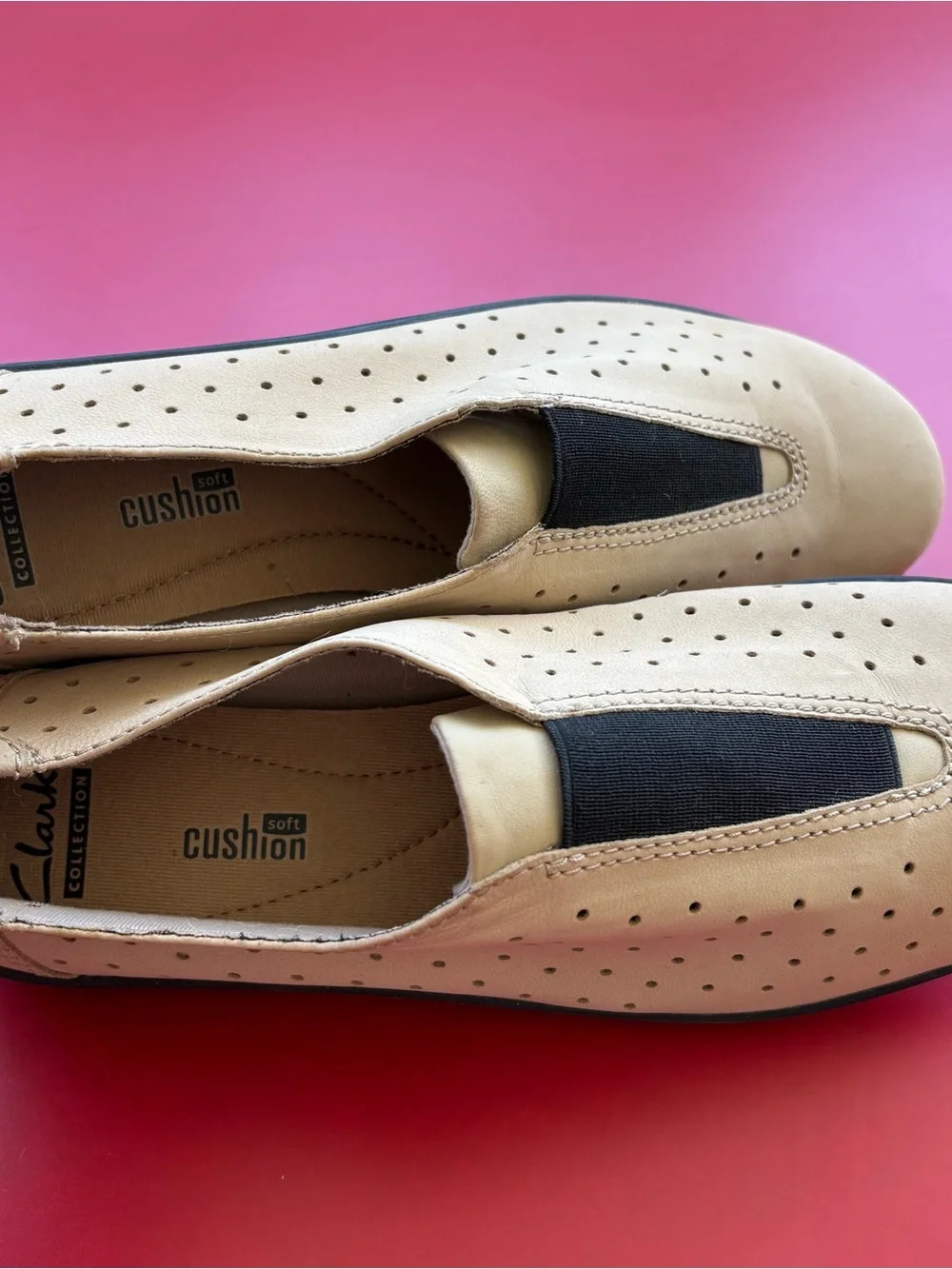 Clarks Medora Gemma Womens 8M Sand Nubuck Leather Slip On Shoes NWOB